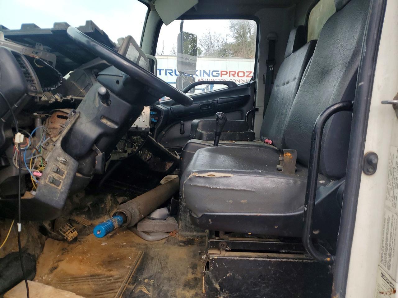 2011 Hino 258/268 BOX Truck