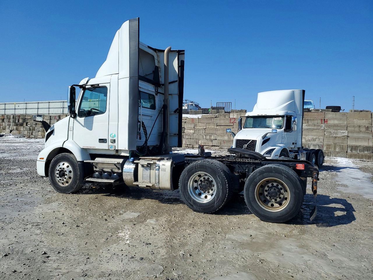 2020 Volvo VNR
