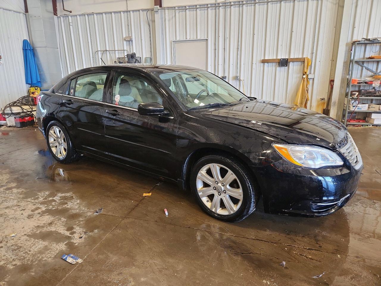 2012 Chrysler 200 lx