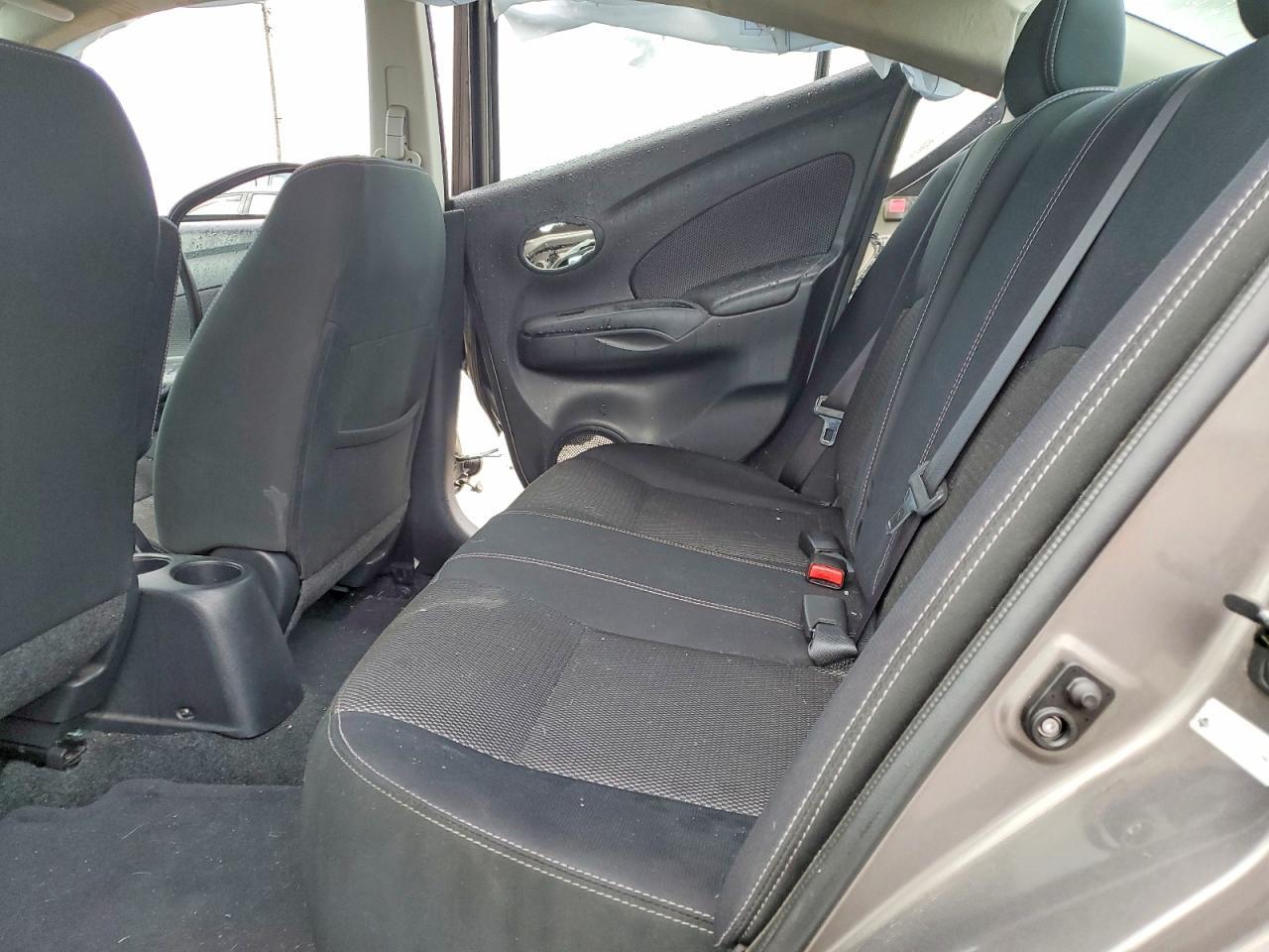 2016 Nissan Versa s