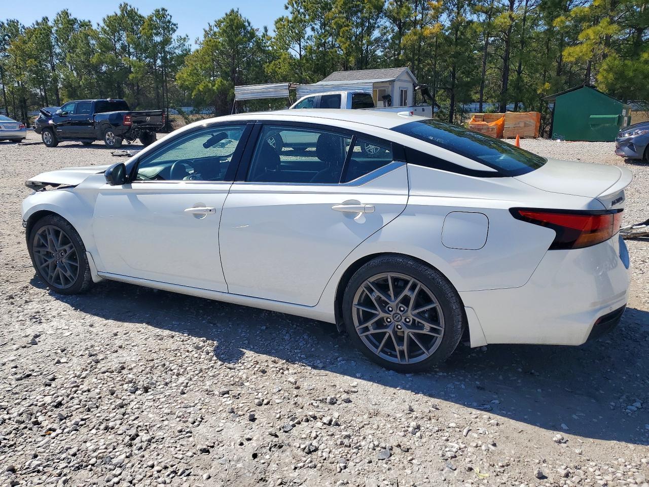 2024 Nissan Altima 2.0 sr