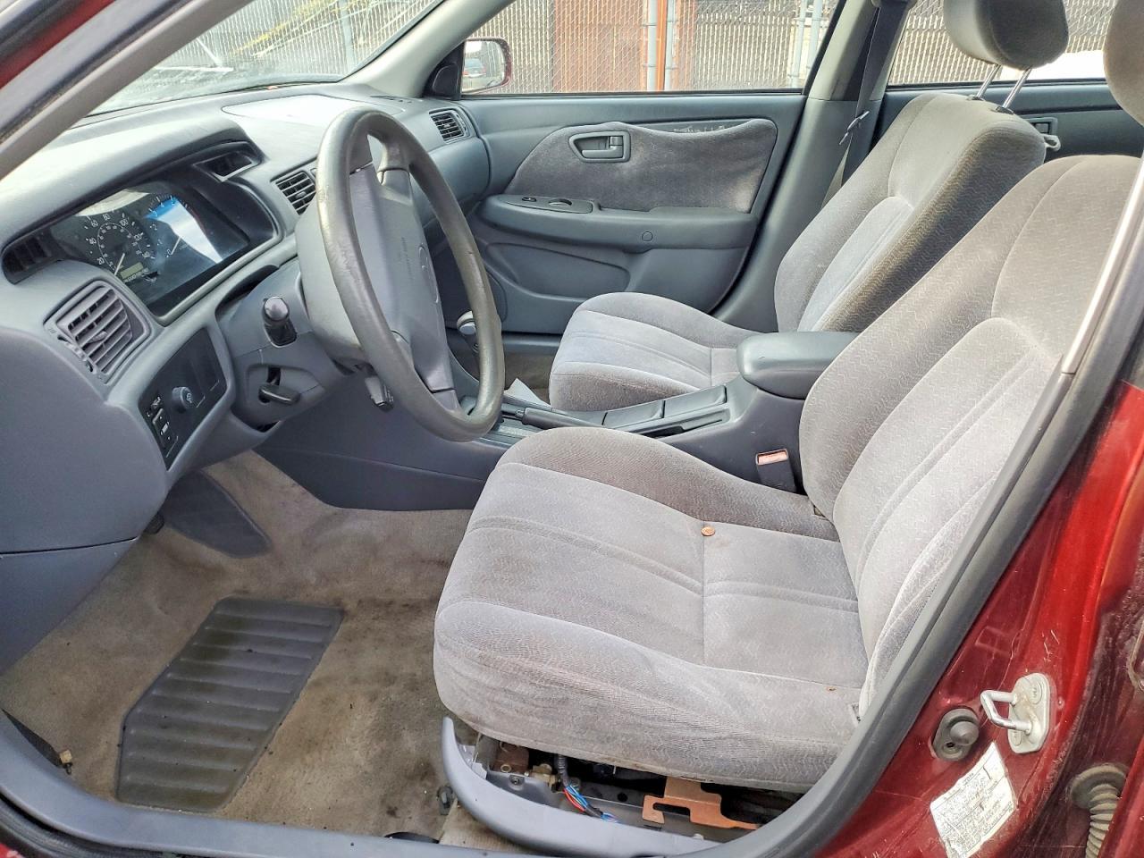 1999 Toyota Camry le