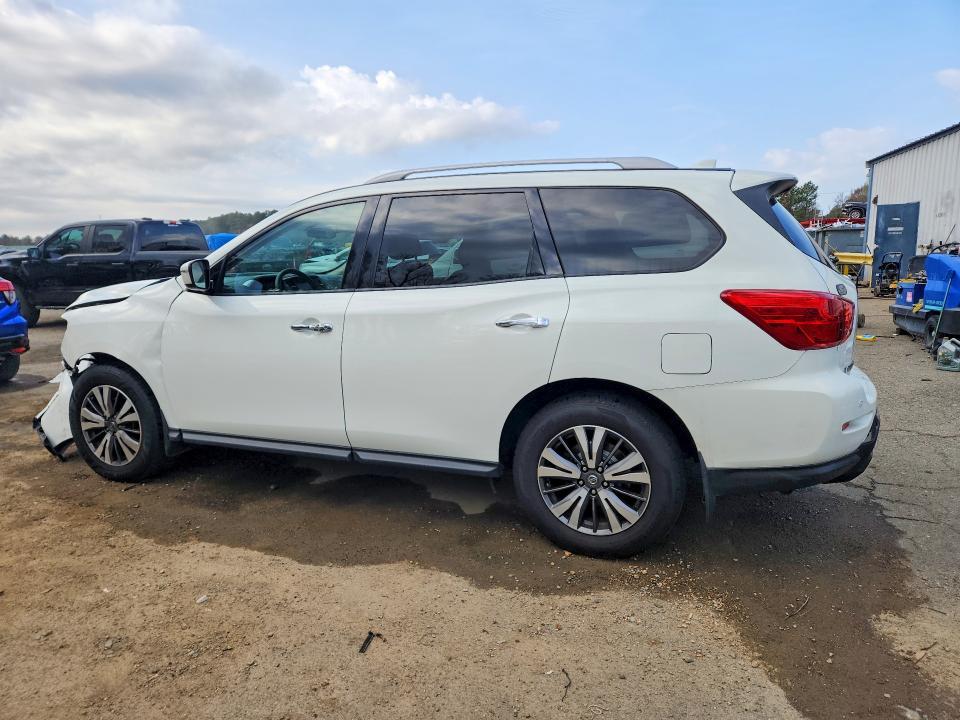 2020 Nissan Pathfinder s