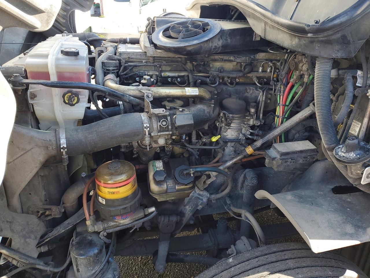 2012 Freightliner Cascadia 1-Truck Cab AND Chassis