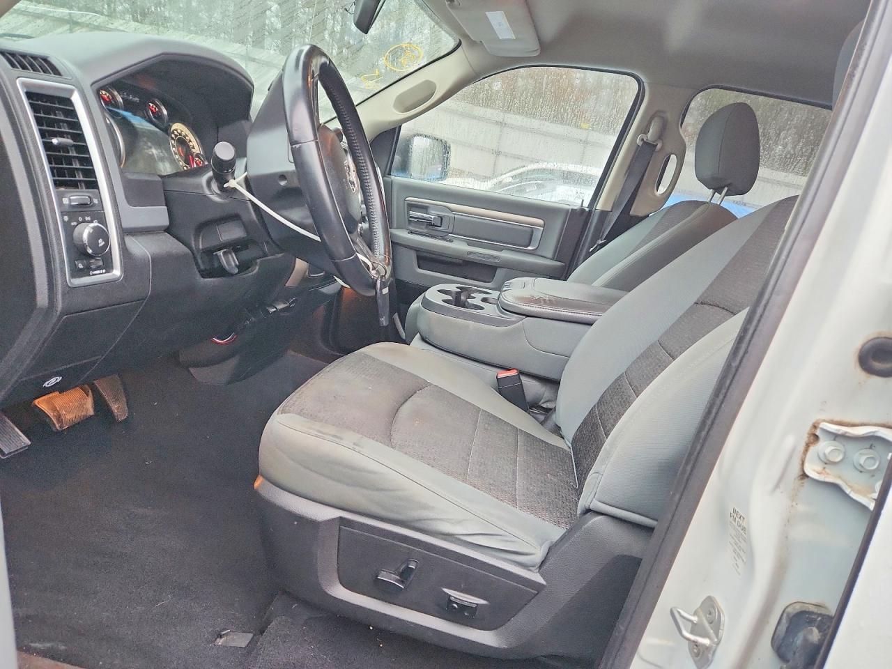 2013 Dodge Ram 1500 slt