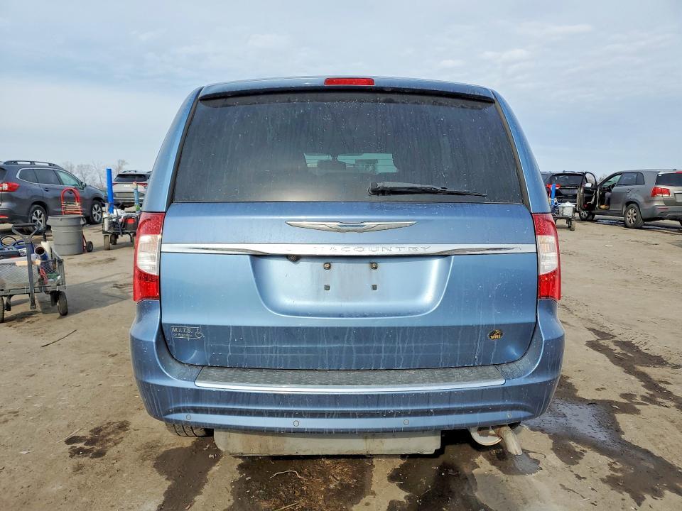 2011 Chrysler Town & Country Touring l