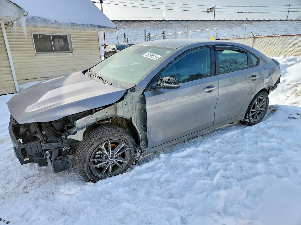 2023 KIA Forte lx