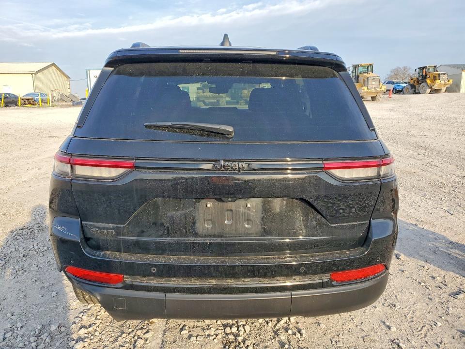 2024 Jeep Grand Cherokee Laredo