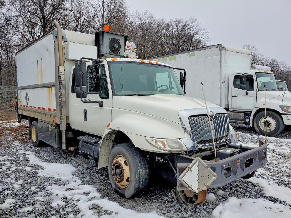 2009 International 4300 box Truck