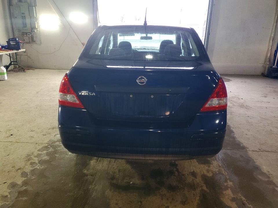 2010 Nissan Versa s