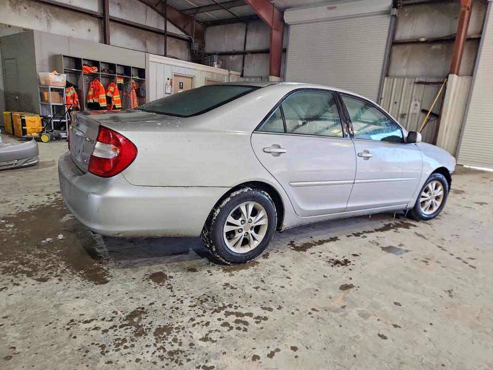 2004 Toyota Camry le V6
