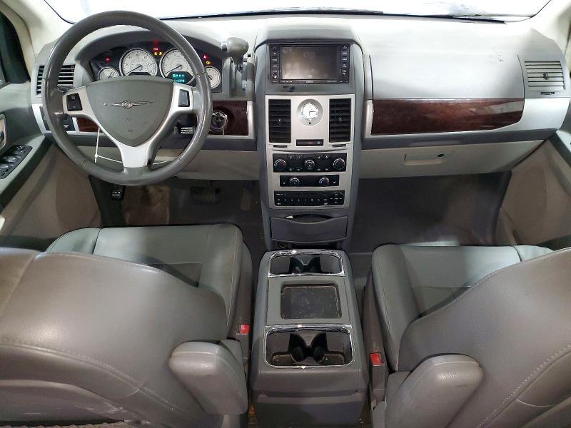 2010 Chrysler Town & Country Touring