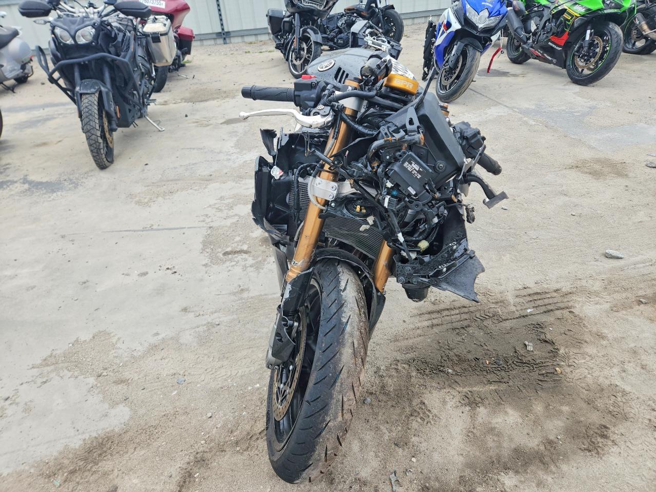 2025 Yama YZF890