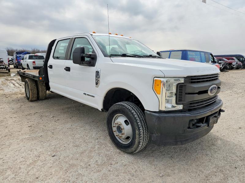 2017 Ford F350 Super Duty Flatbed Truck