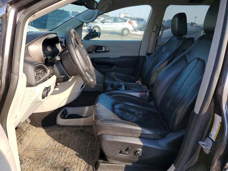 2019 Chrysler Pacifica Touring l
