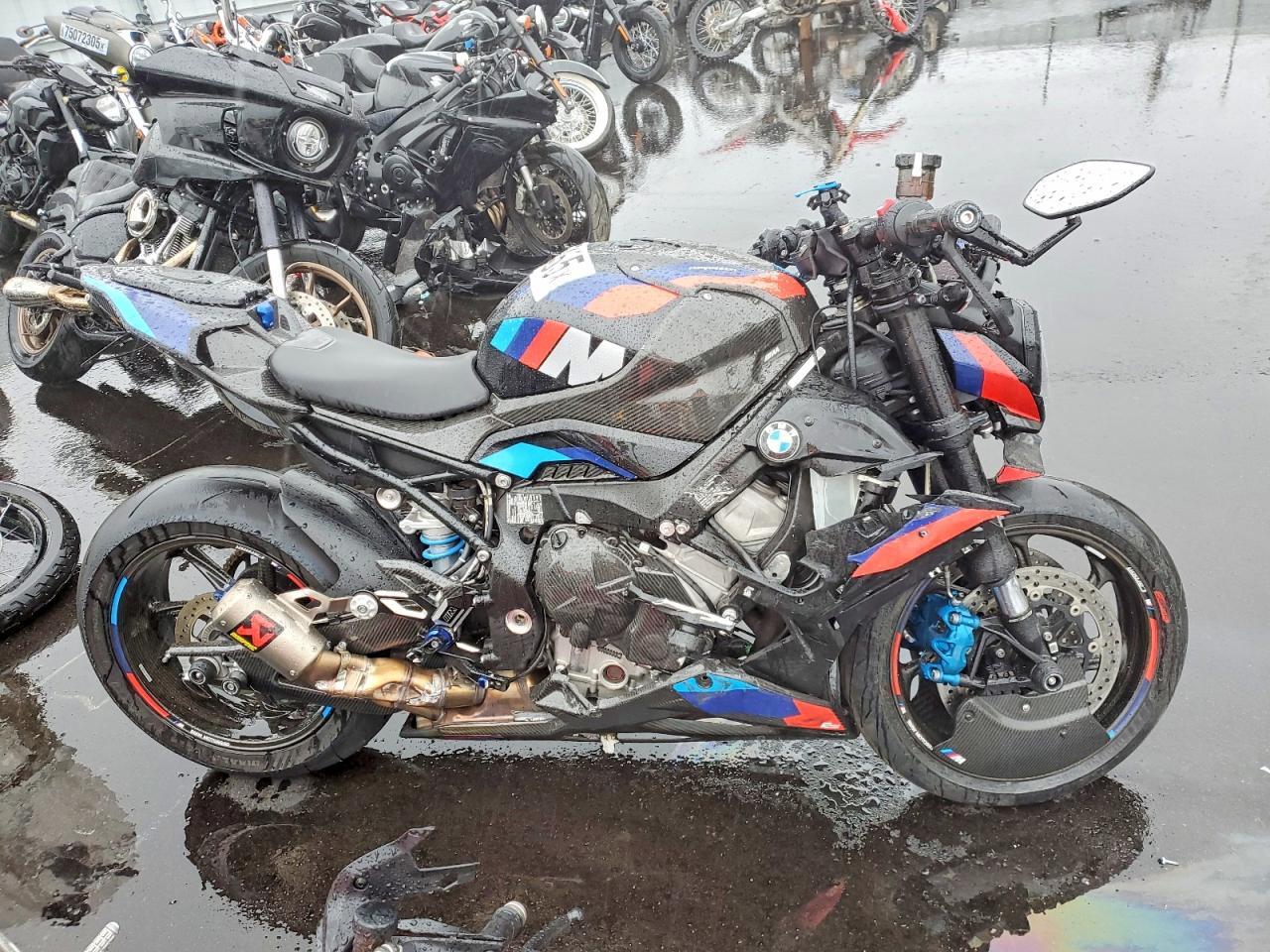 2024 BMW M 1000 R