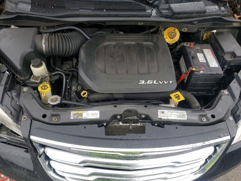 2016 Chrysler Town & Country Touring