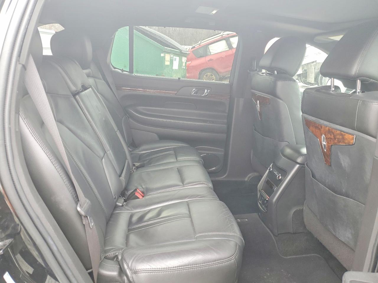 2015 Lincoln MKT