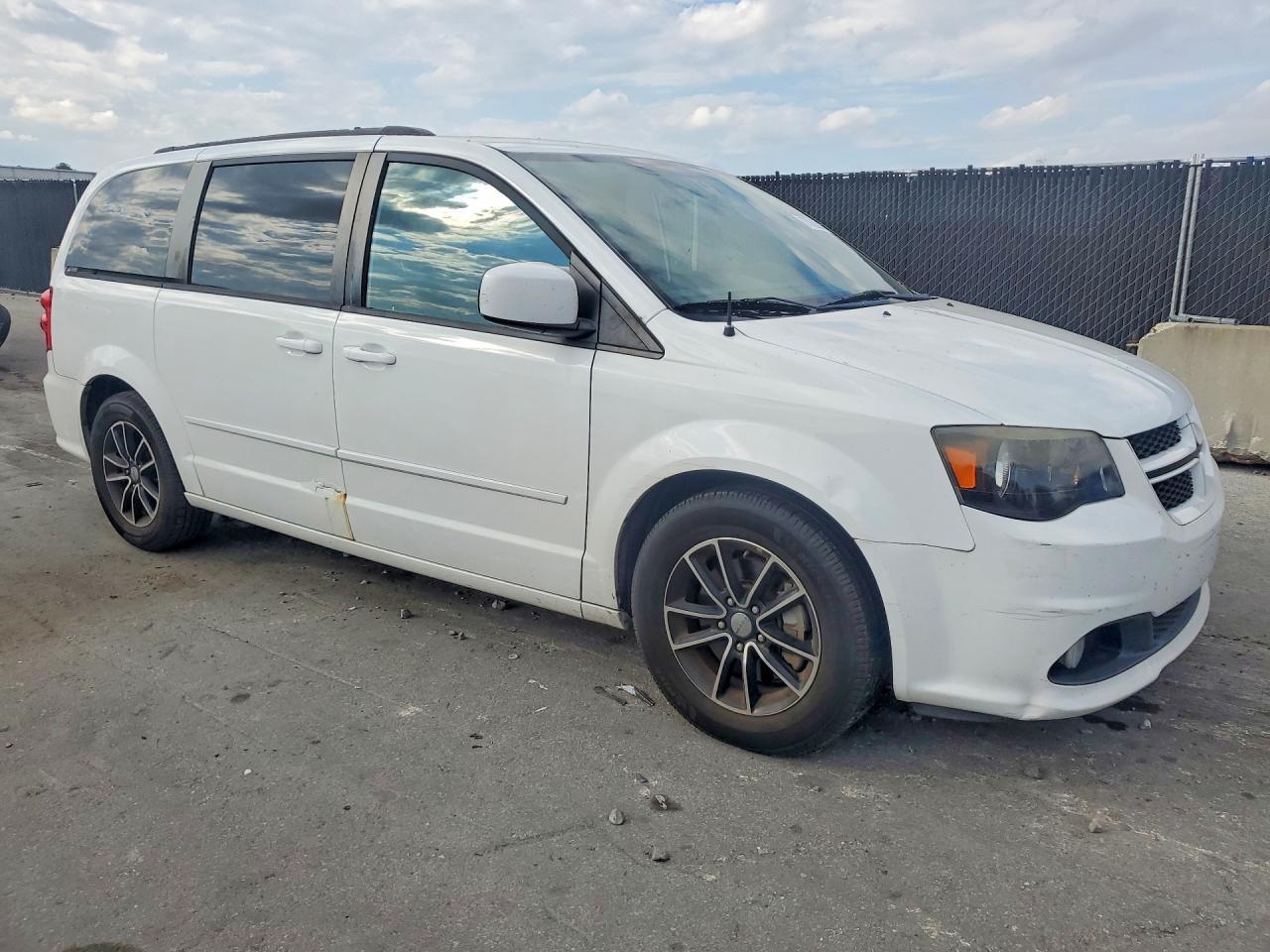 2016 Dodge Grand Caravan R/T