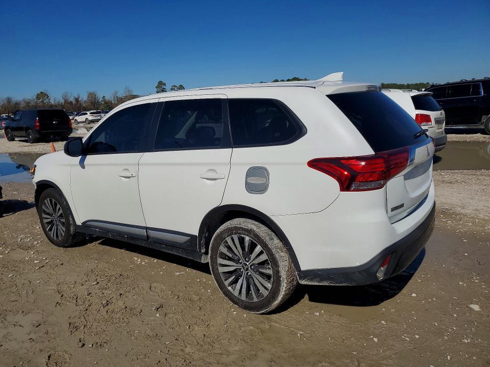 2019 Mitsubishi Outlander es