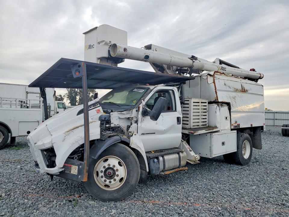 2022 Ford F750 Super Duty Forestry Bucket Truck