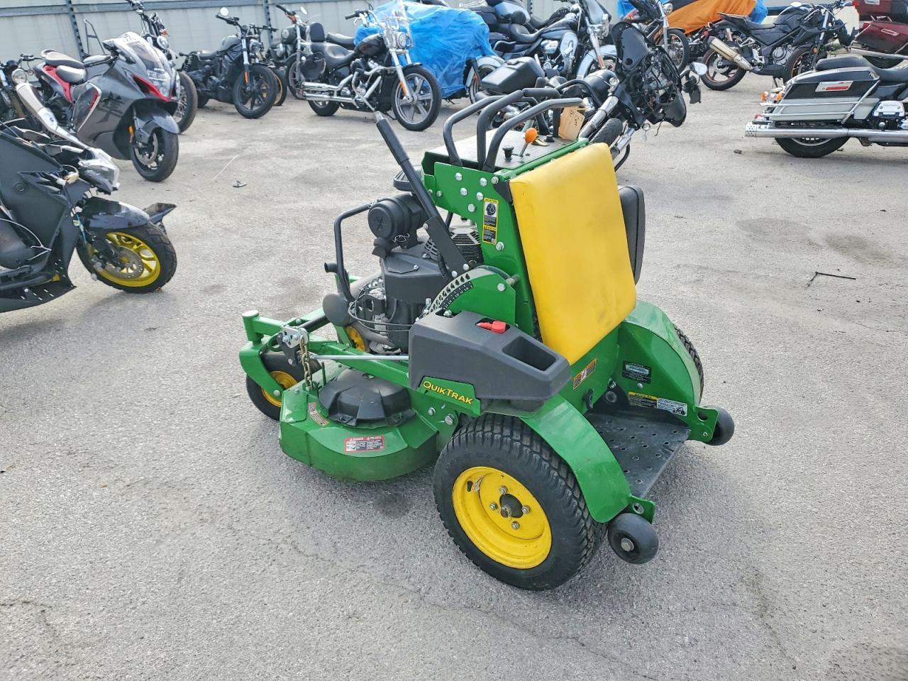 2025 John Deere 810E 36 DK Commercial Turf Mower
