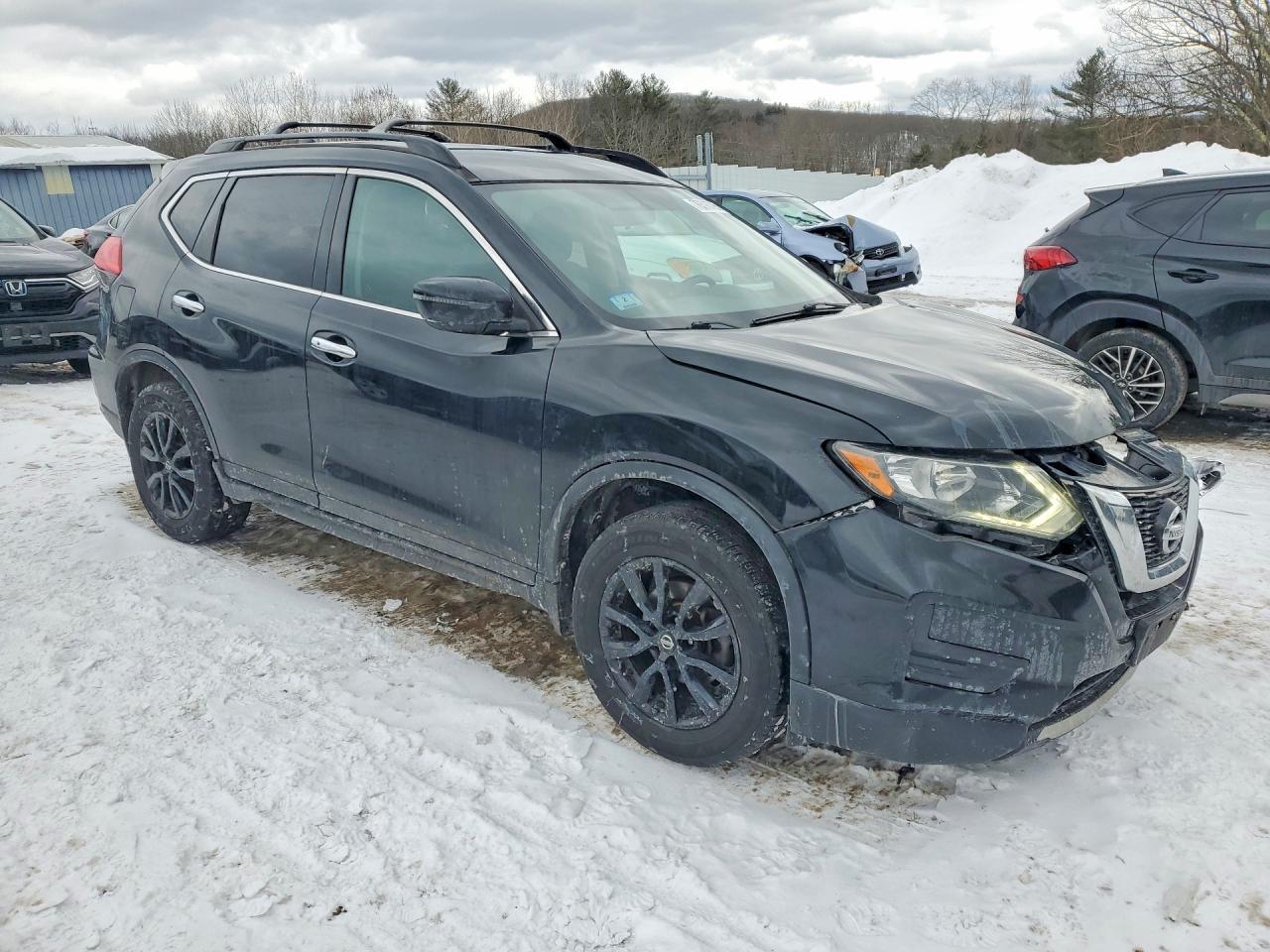 2017 Nissan Rogue sv