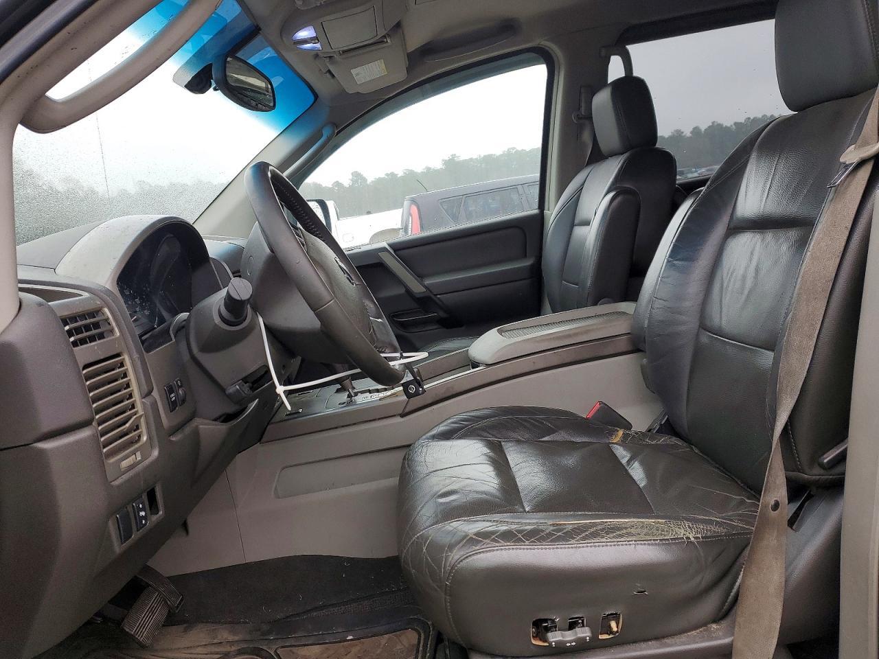 2004 Nissan Titan XE
