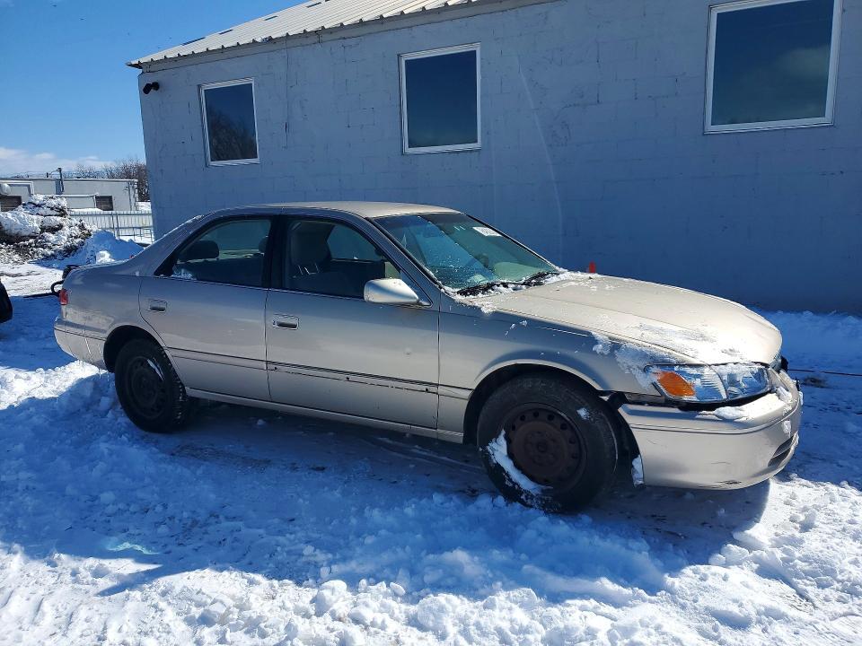 2000 Toyota Camry le