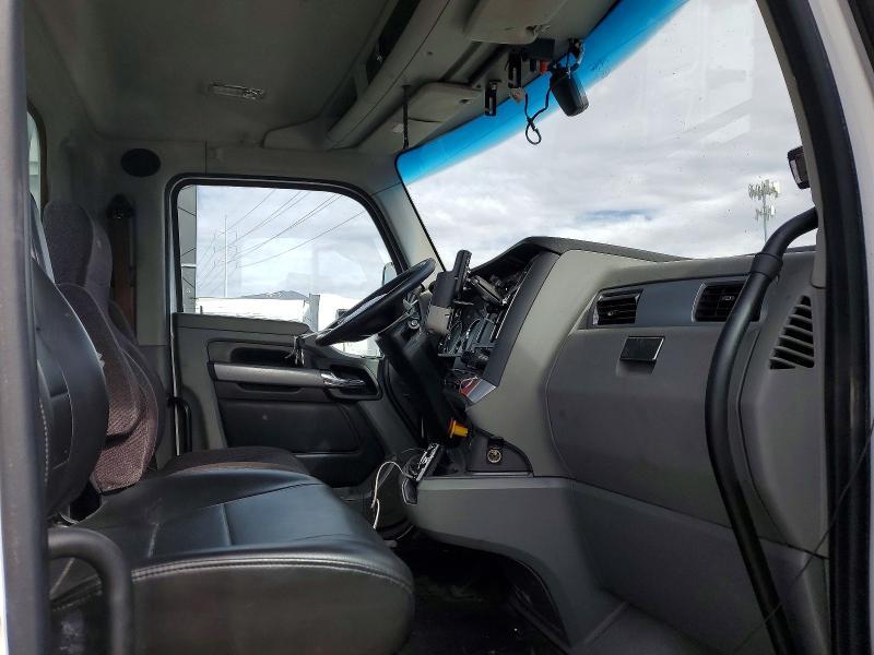2020 Kenworth T680 Semi Truck