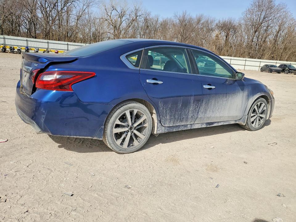 2017 Niss Altima 2.5 sr