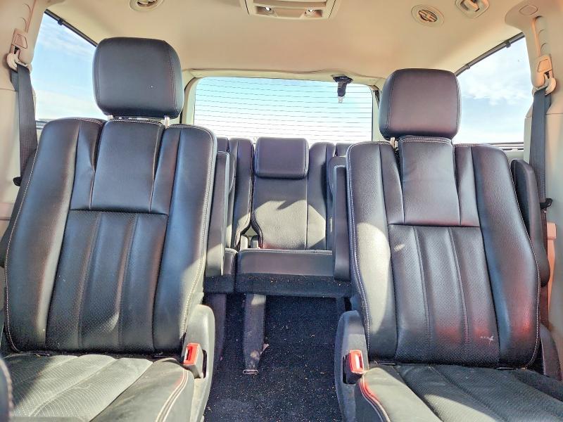 2013 Chrysler Town & Country Touring l