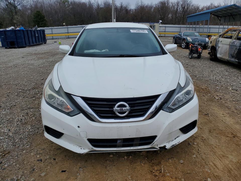 2018 Niss Altima 2.5 s