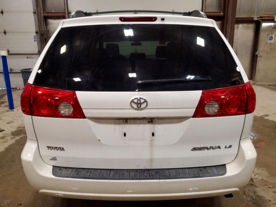 2007 Toyota Sienna le 8-passenger