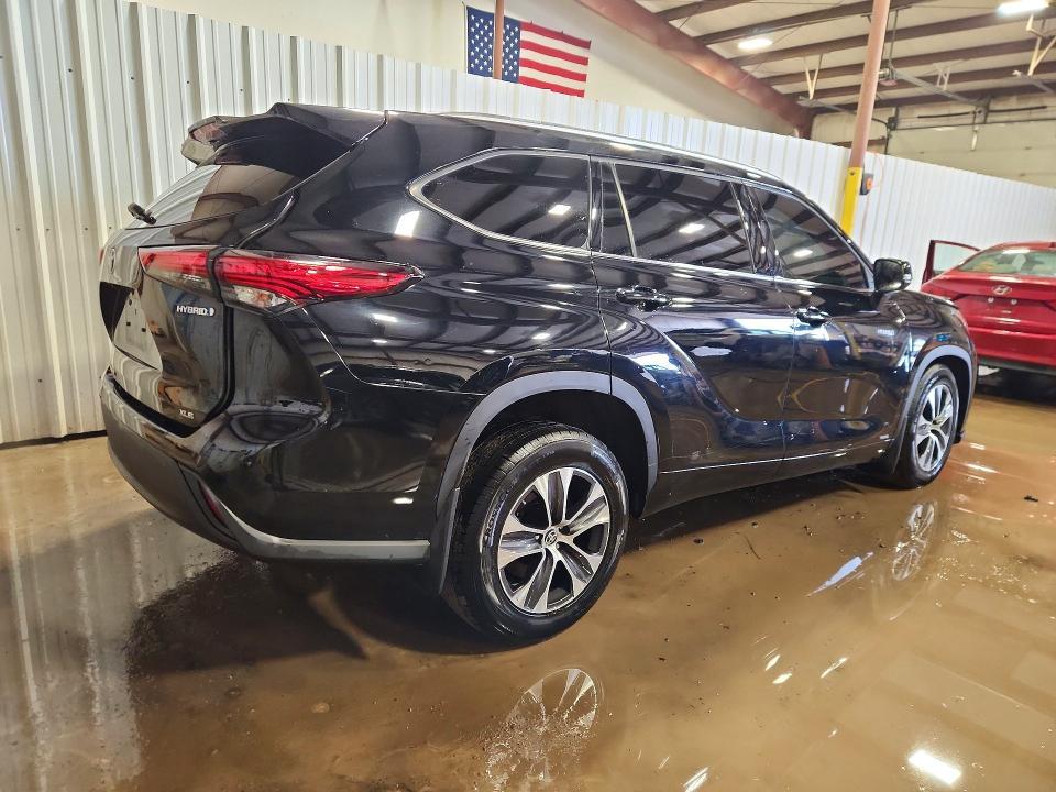 2021 Toyota Highlander Hybrid xle