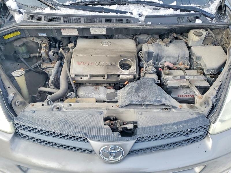 2004 Toyota Sienna ce