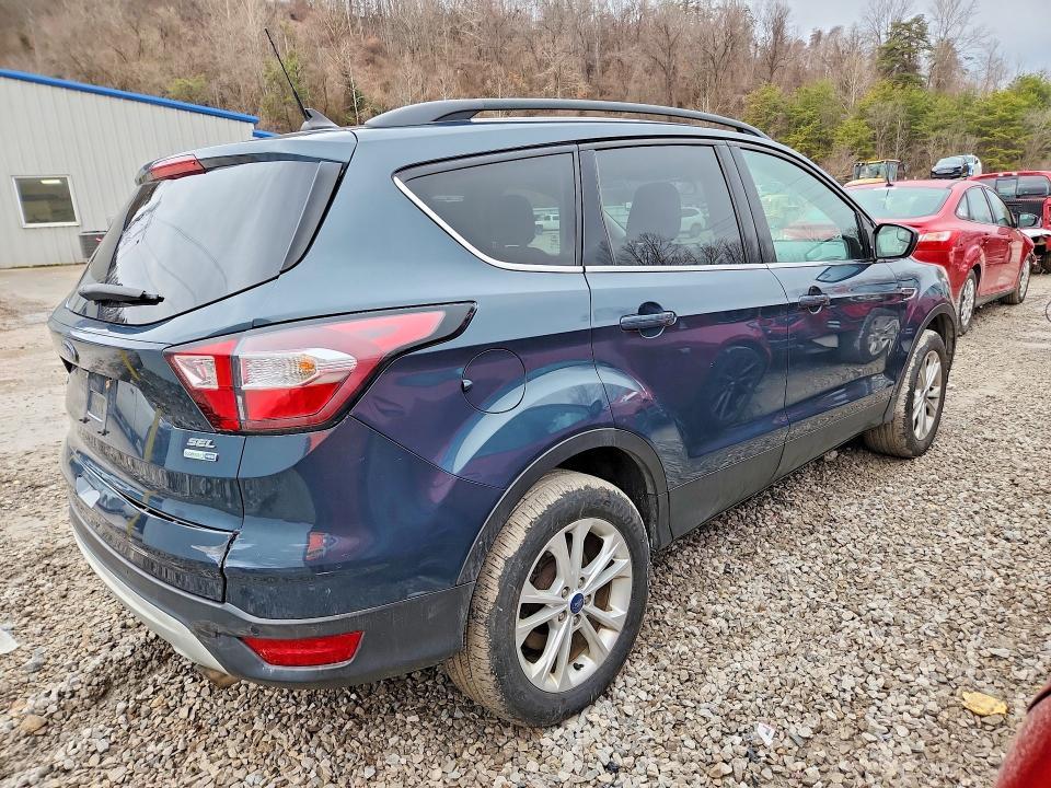 2019 Ford Escape sel