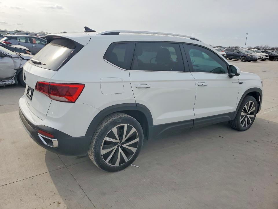 2024 Volkswagen Taos se