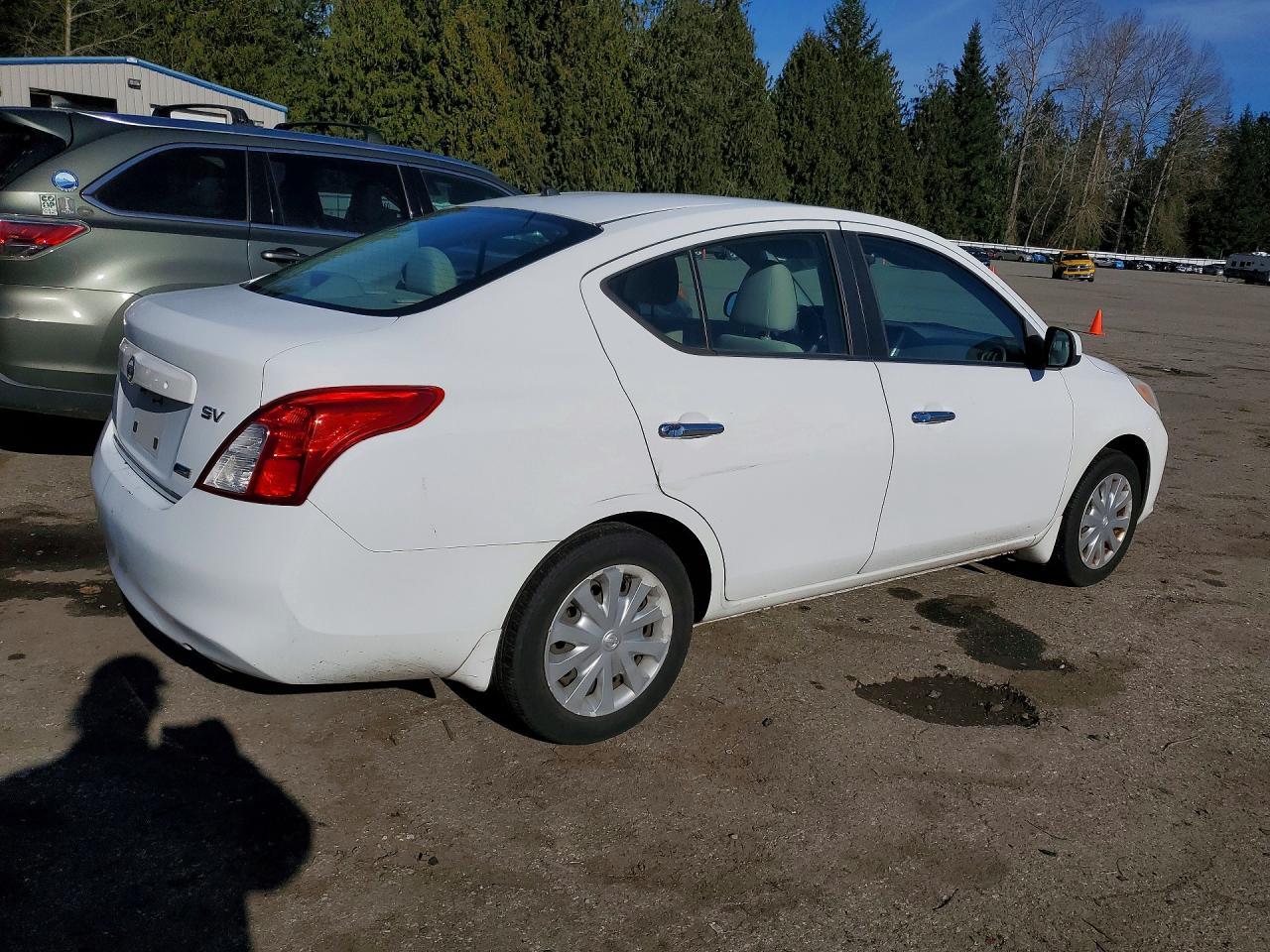 2012 Nissan Versa s