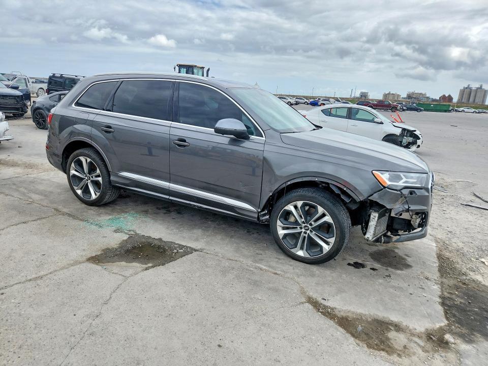2020 Audi Q7 Premium Plus
