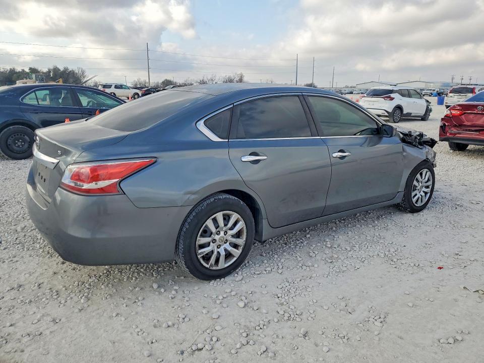 2015 Niss Altima