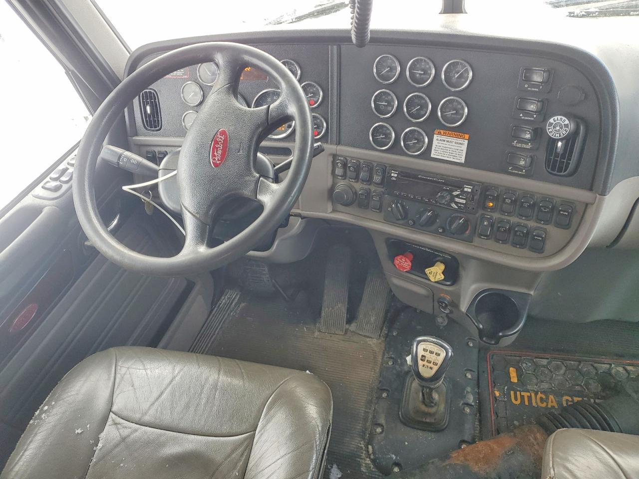 2016 Peterbilt 389 Semi Truck