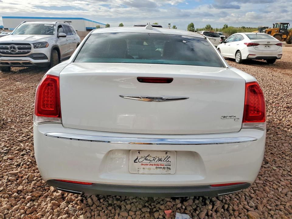 2016 Chrysler 300c