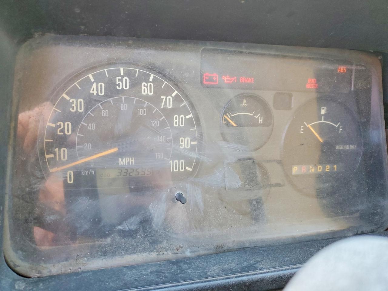 2002 GMC W5 BOX Truck