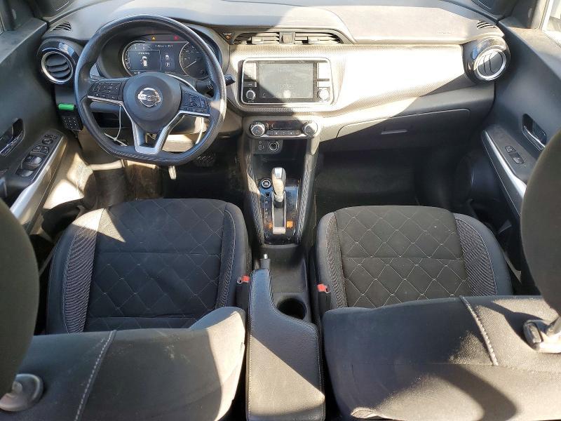 2020 Nissan Kicks sv