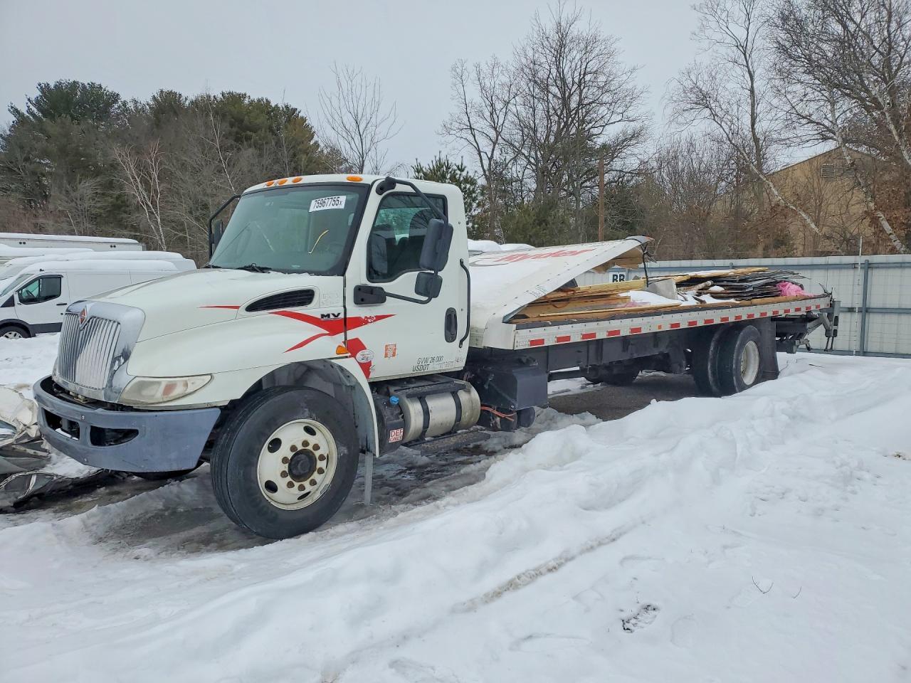 2020 International MV607 BOX Truck