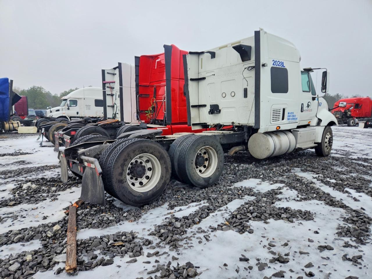 2016 International LF687 Semi Truck