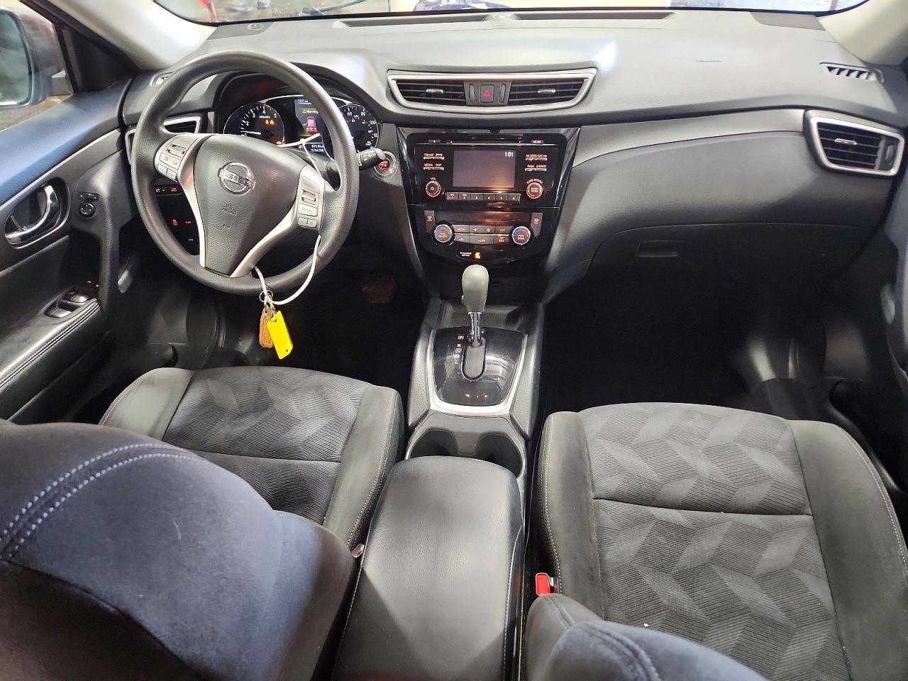 2015 Nissan Rogue sv