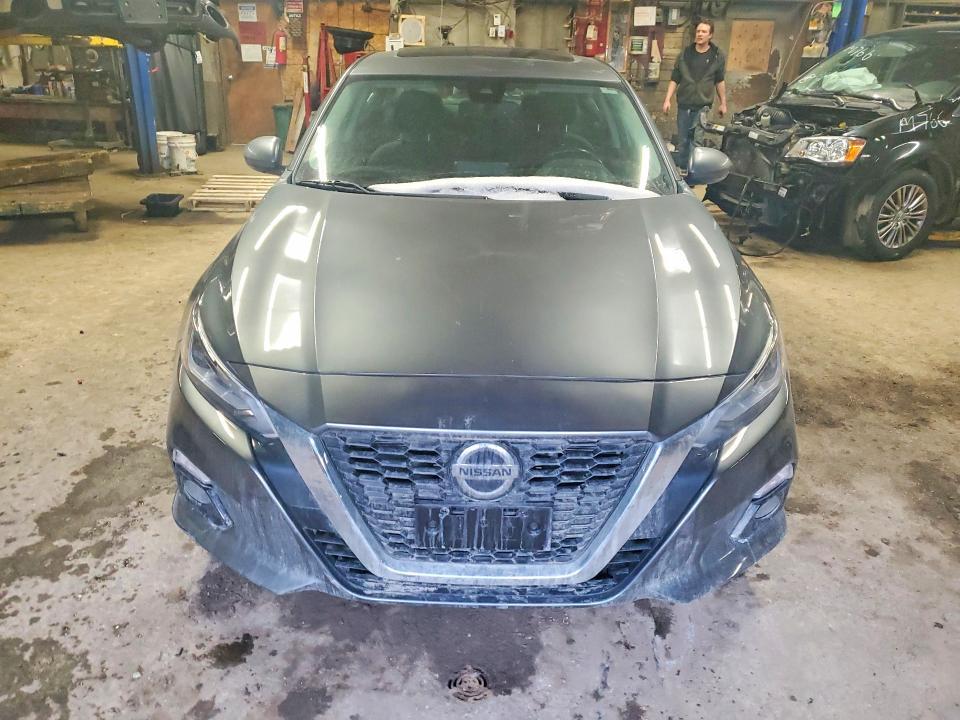 2019 Niss Altima sv