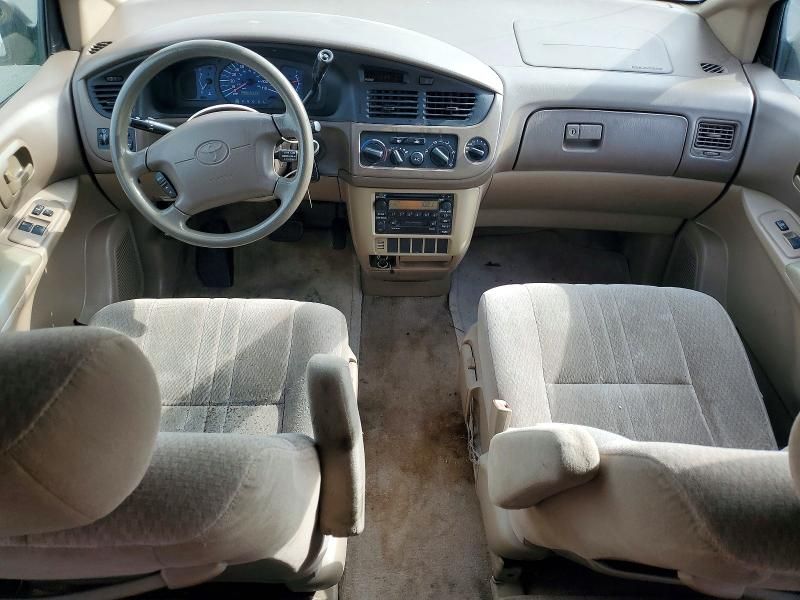 2003 Toyota Sienna ce